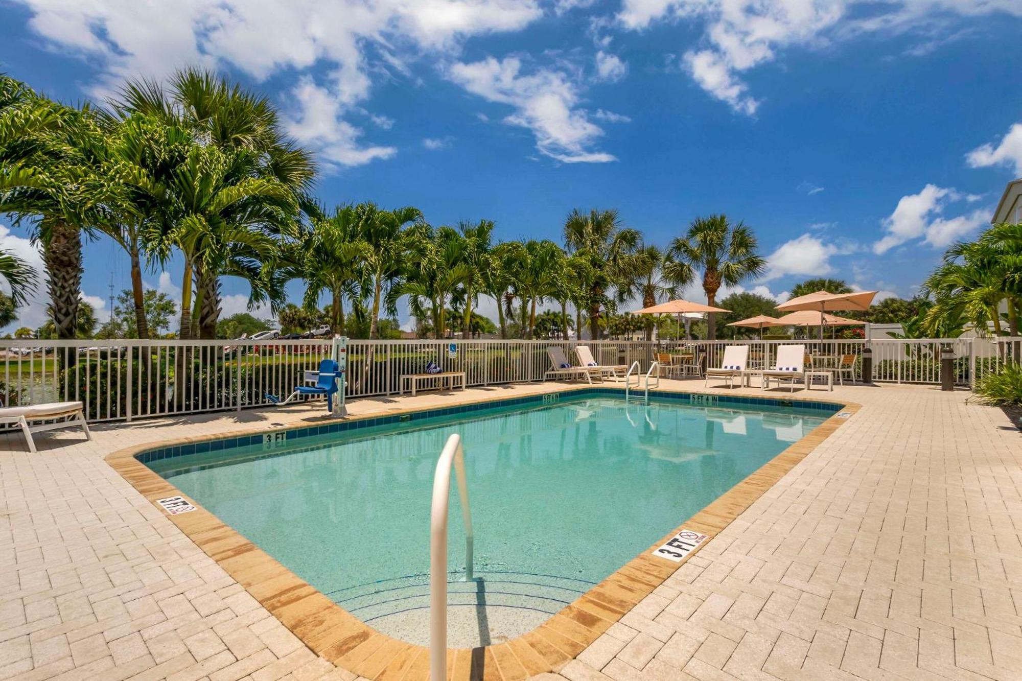 Comfort Suites Sarasota-Siesta Key Vamo Εξωτερικό φωτογραφία